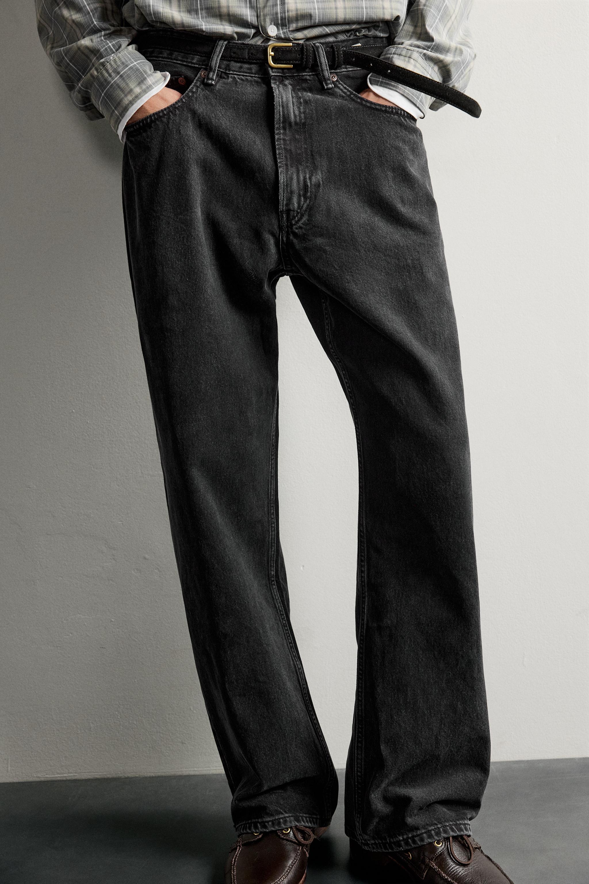LOOSE FIT JEANS