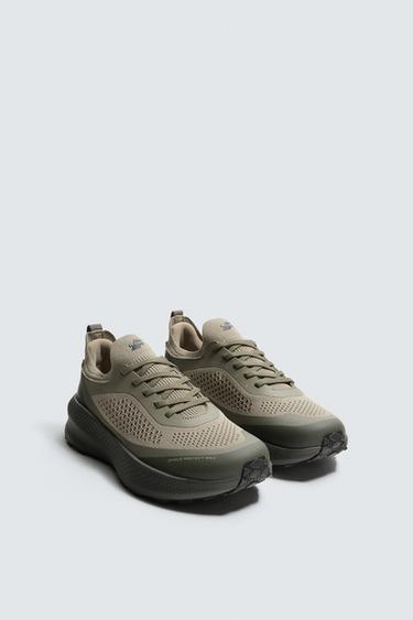 ZAPATILLA DE CORRER - Verde de Zara