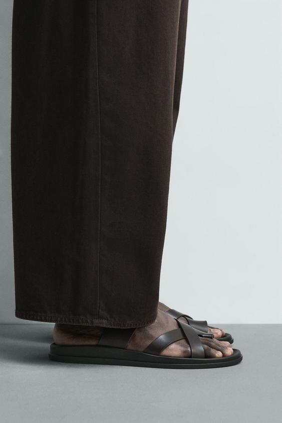 SANDALIA TIRAS - Rojo Burdeos de Zara - Imagen 0