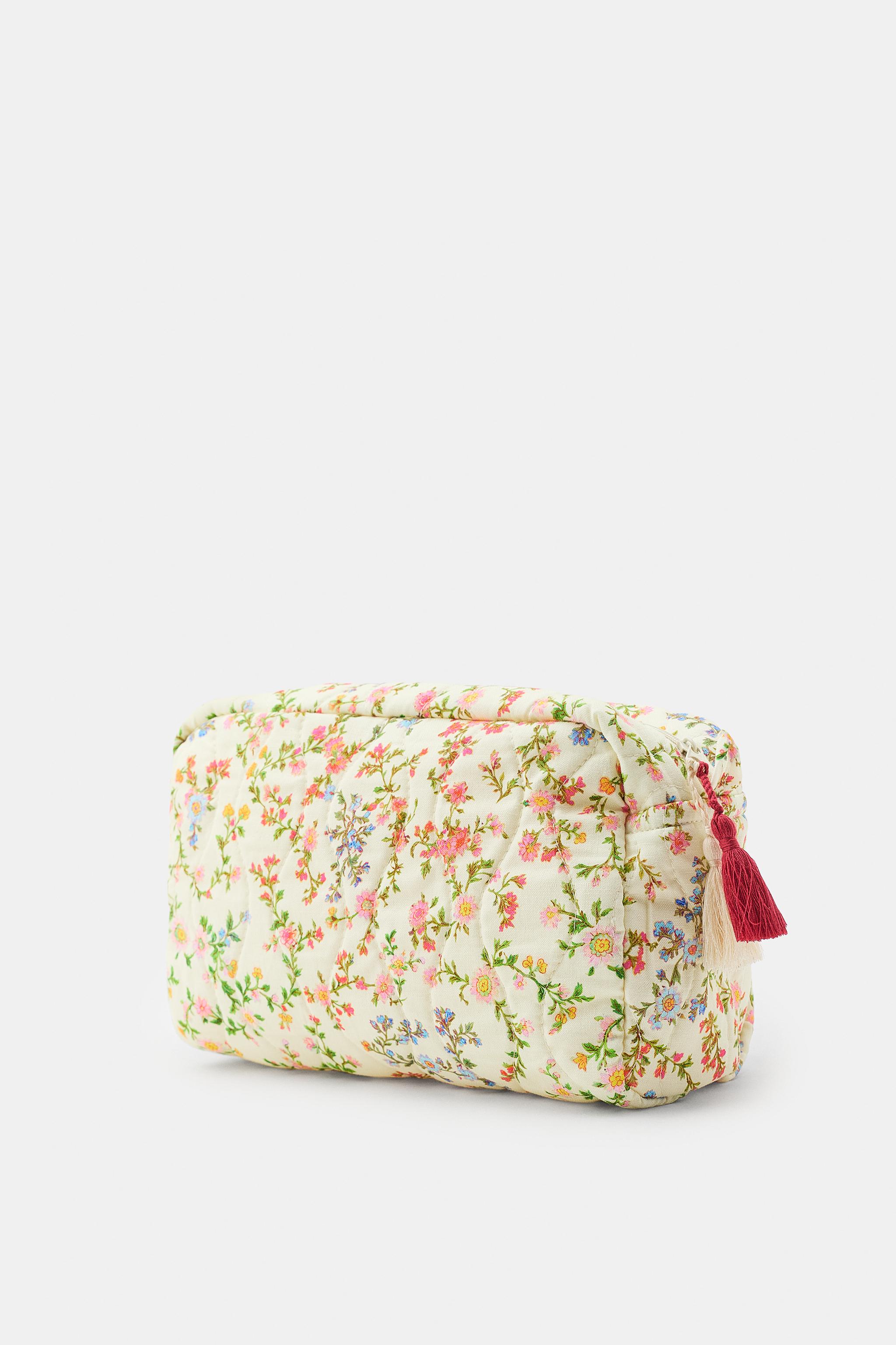FLORAL PRINT QUILTED TOILETRY BAG