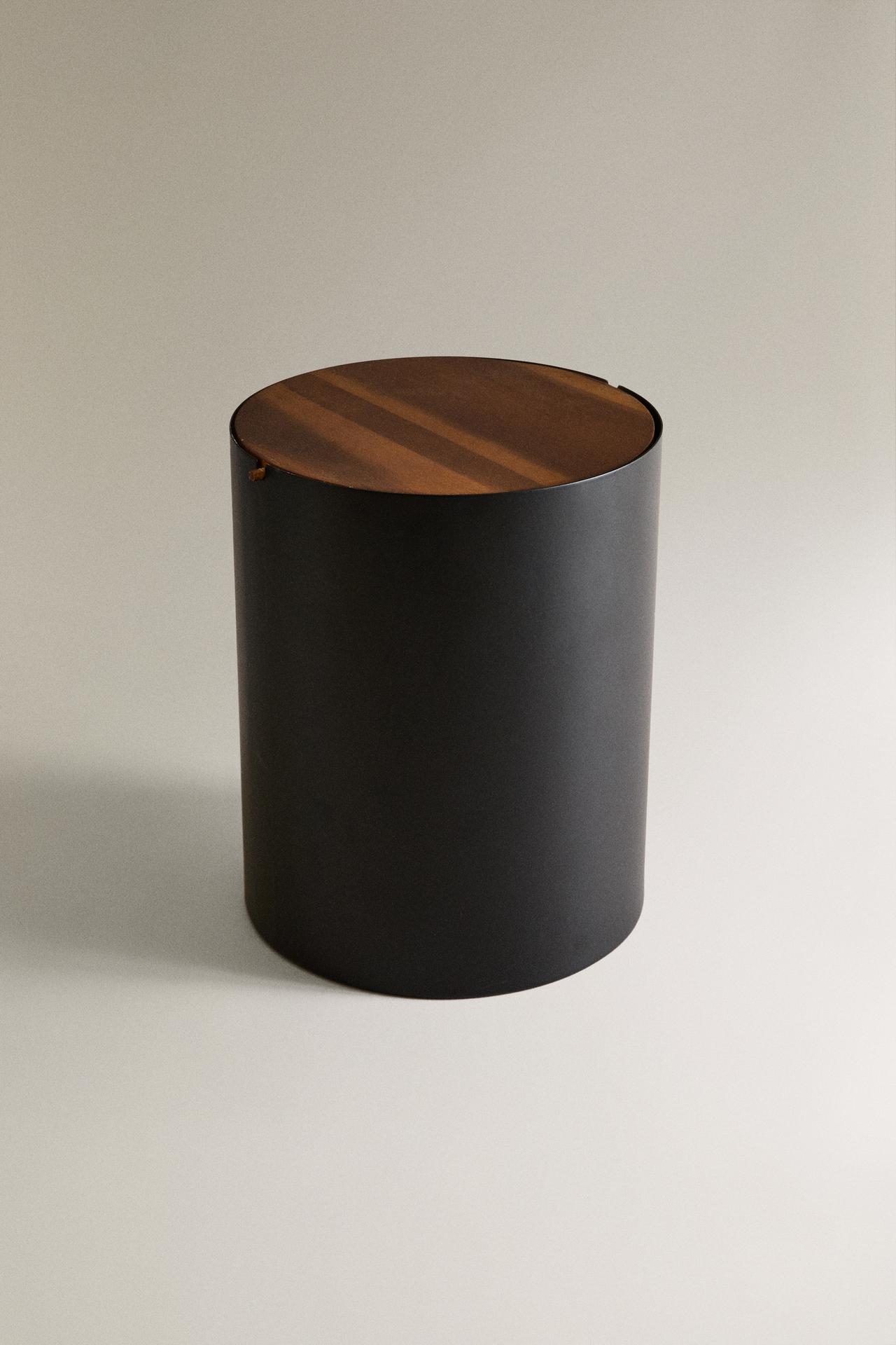 Metal bathroom trash can with wooden lid — Black
