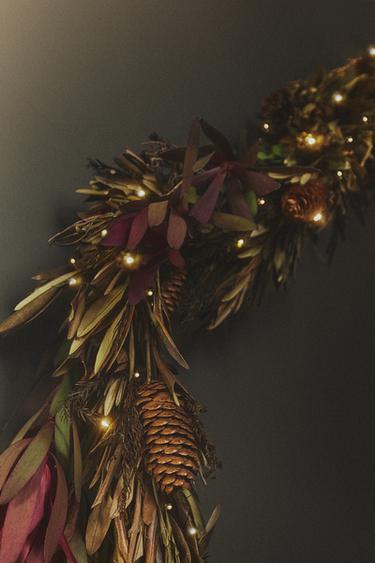 CHRISTMAS OLIVE LEAF LIGHT-UP GARLAND – Zöld a ZARA-tól