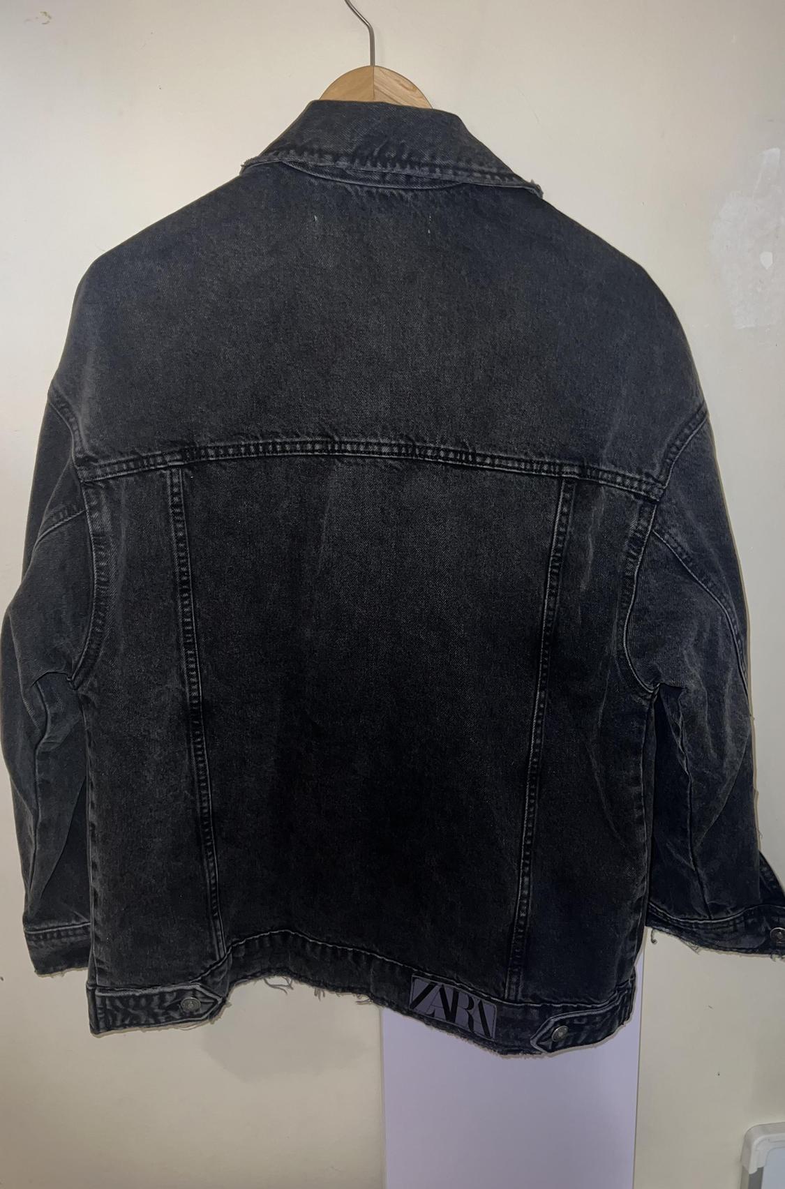 OVERSIZED RIPPED DENIM JACKET - Image 3