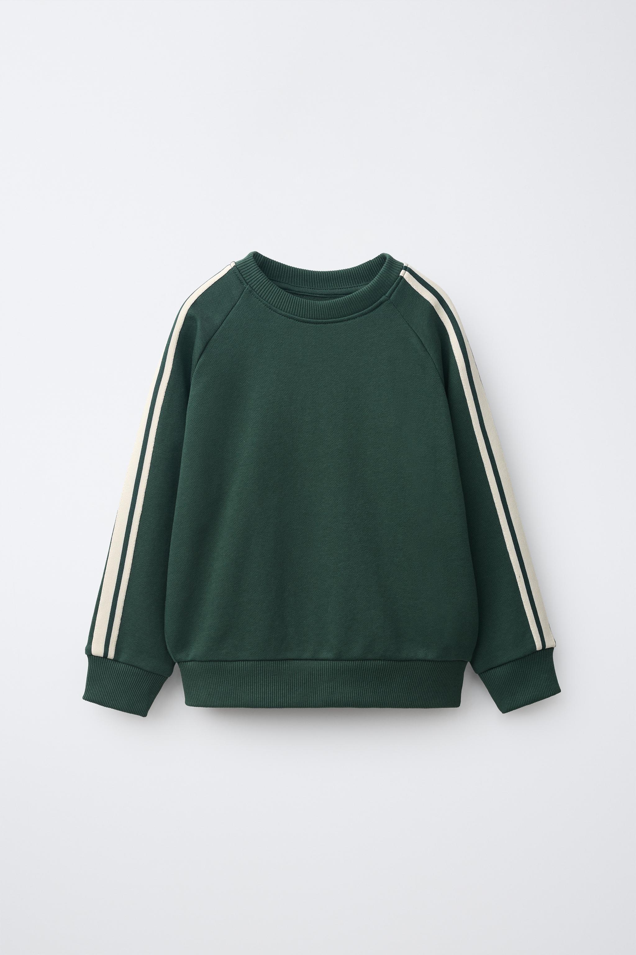 SWEATSHIRT AND JOGGER SET WITH SIDE STRIPES