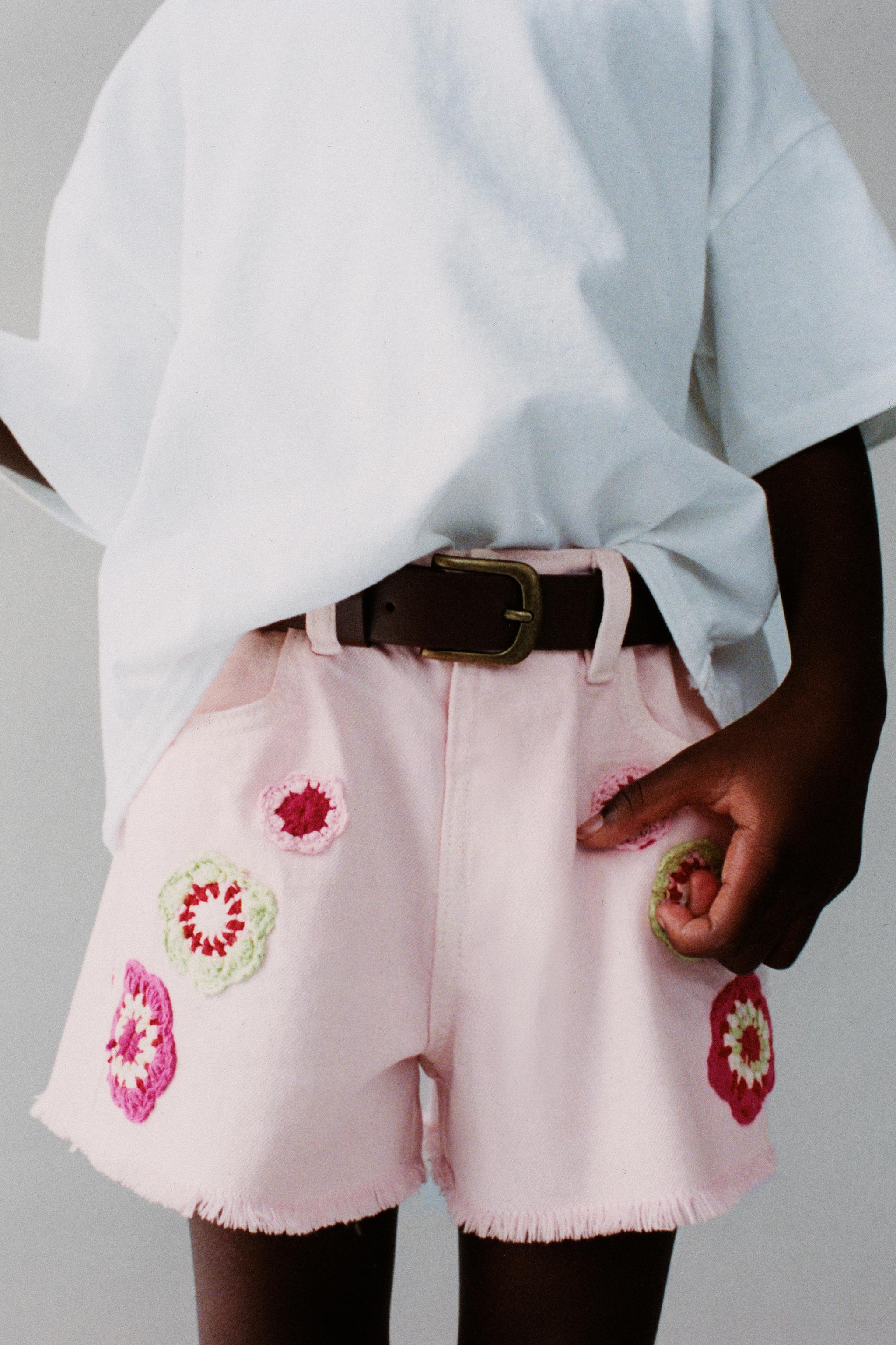 FLORAL CROCHET TWILL SHORTS