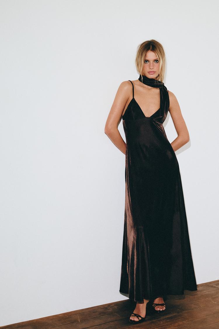 Vestido terciopelo tirantes foulard