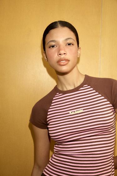 تيشرت مخطط بأكمام رنغلان - بني الخاص بـ Zara