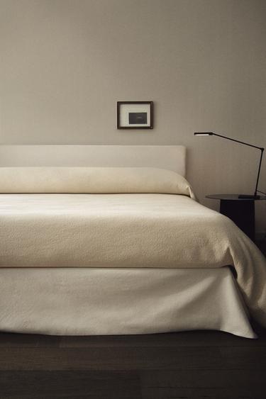TEXTURED JACQUARD BEDSPREAD - Ecru Zara