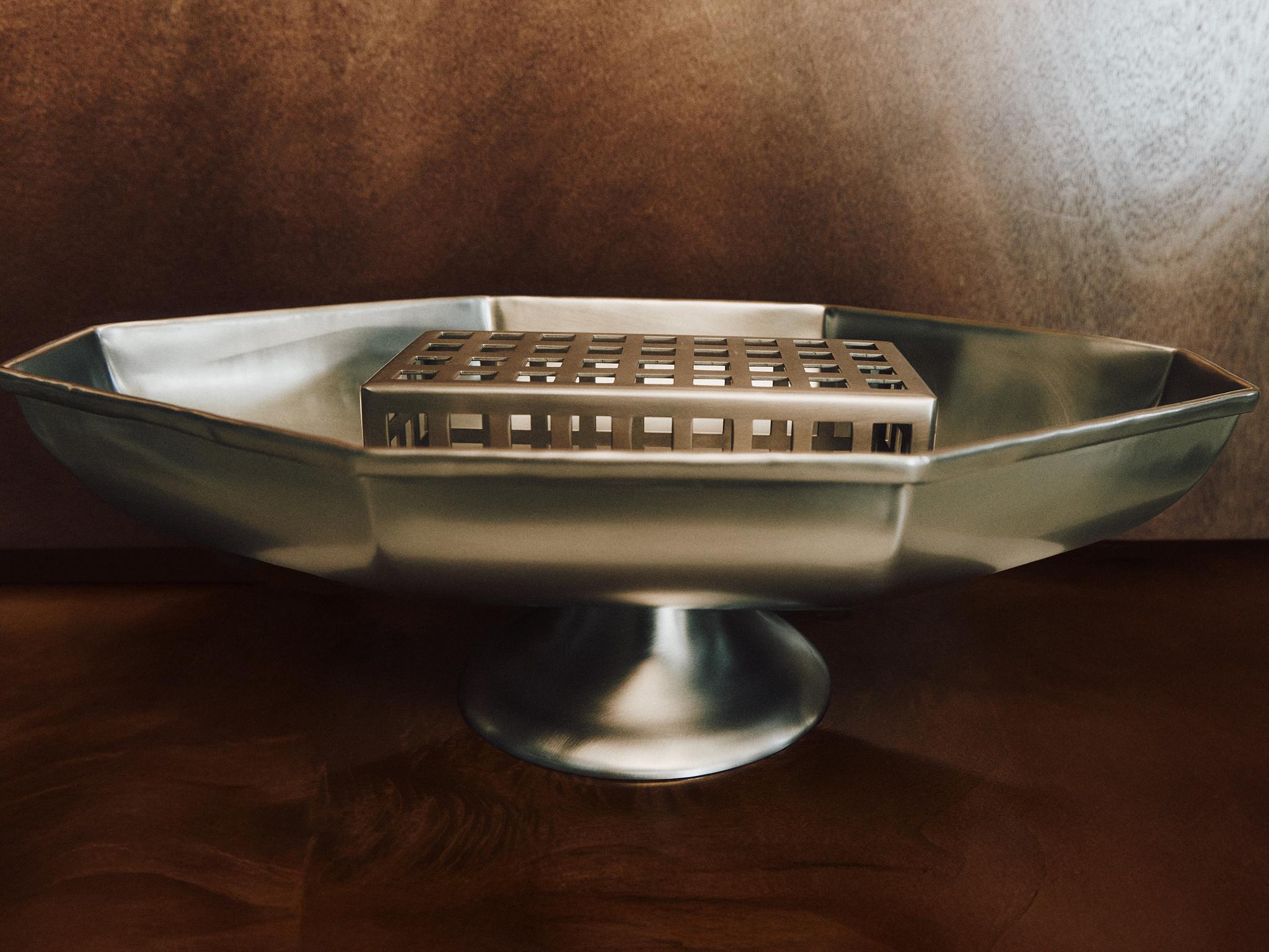 LARGE METAL TRAY | STUDIO MARY LENNOX — Silver