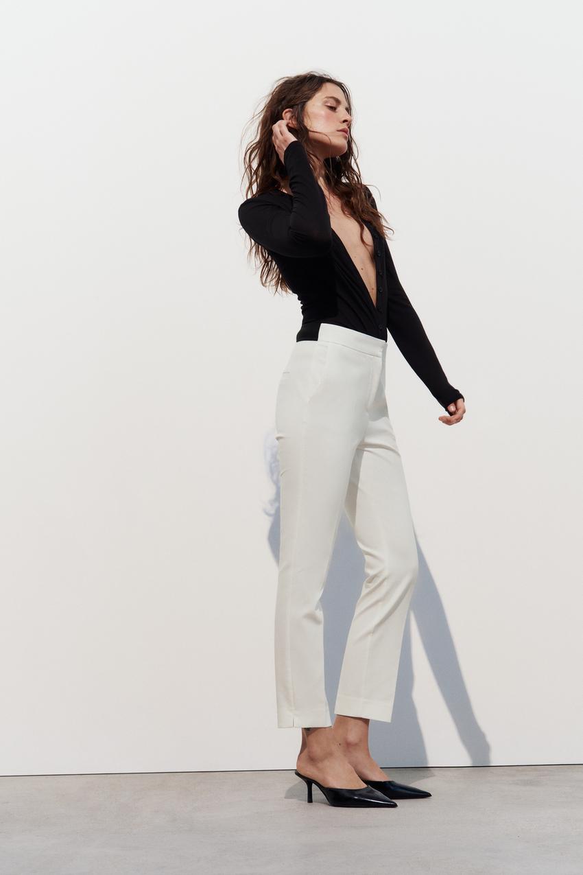 Los pantalones anchos satinados blancos de Zara