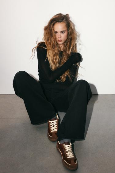 ZAPATILLAS DEPORTIVAS - Rojo Burgundy de Zara