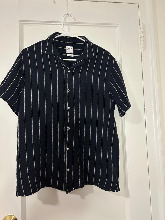 TEXTURED STRIPED SHIRT