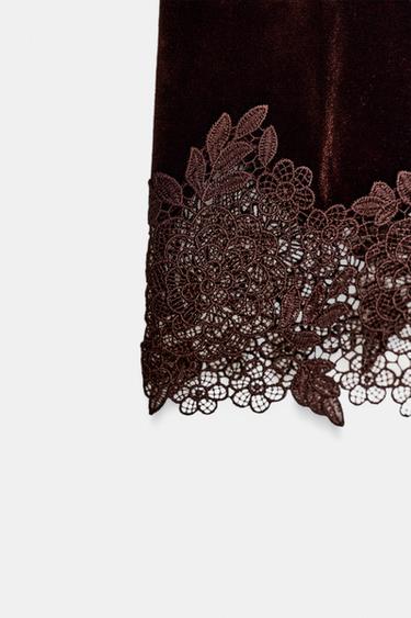 ROBE EN VELOURS ET DENTELLE - Marron foncé de Zara - Image 7