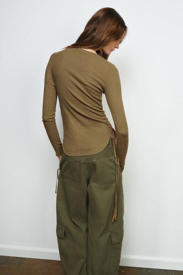 T-SHIRT RUSTIQUE À CORDONS - Marron tabac de Zara - Image 2