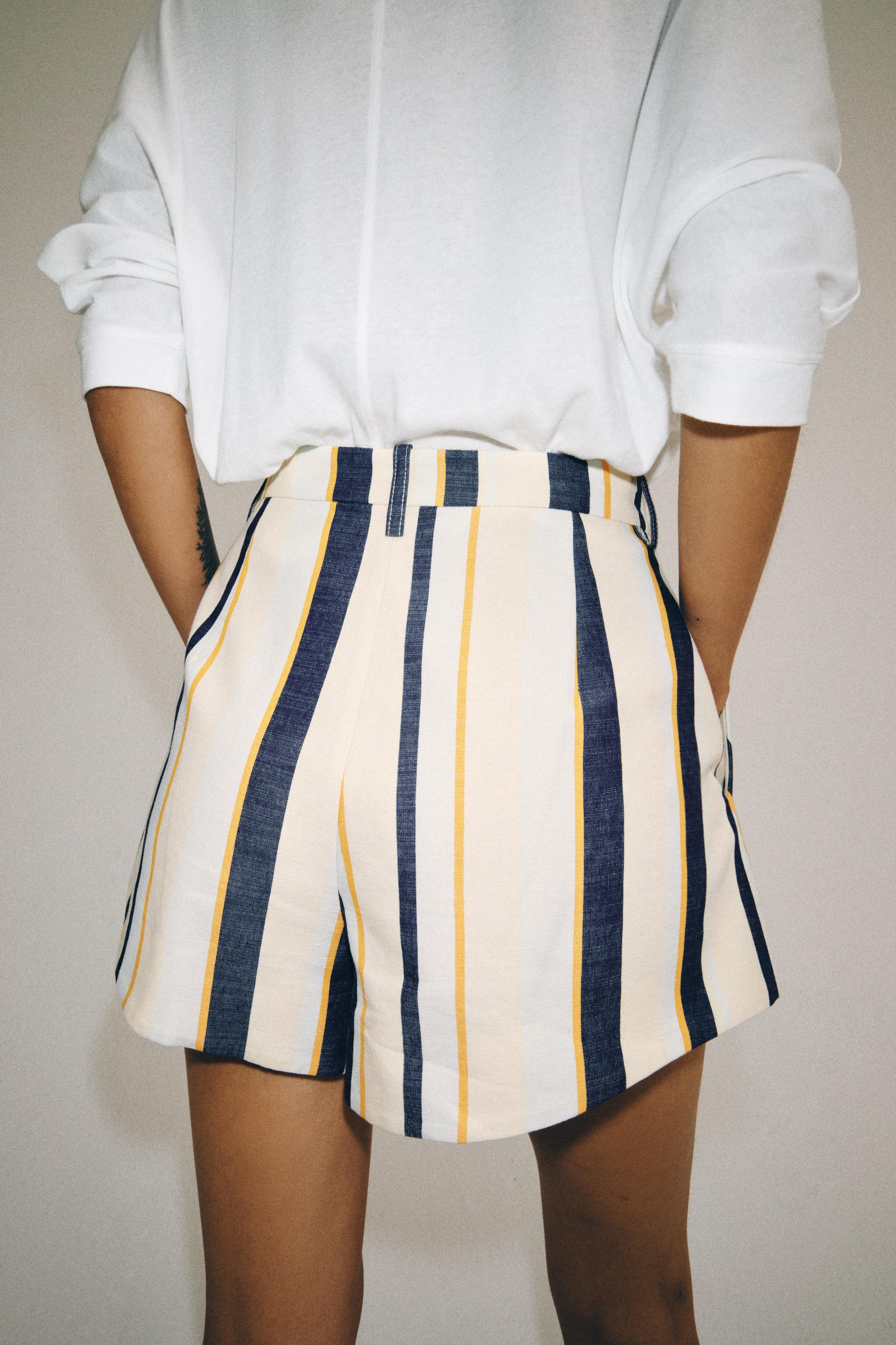 Zara ZW COLLECTION ÇİZGİLİ PİLELİ ŞORT görsel 4