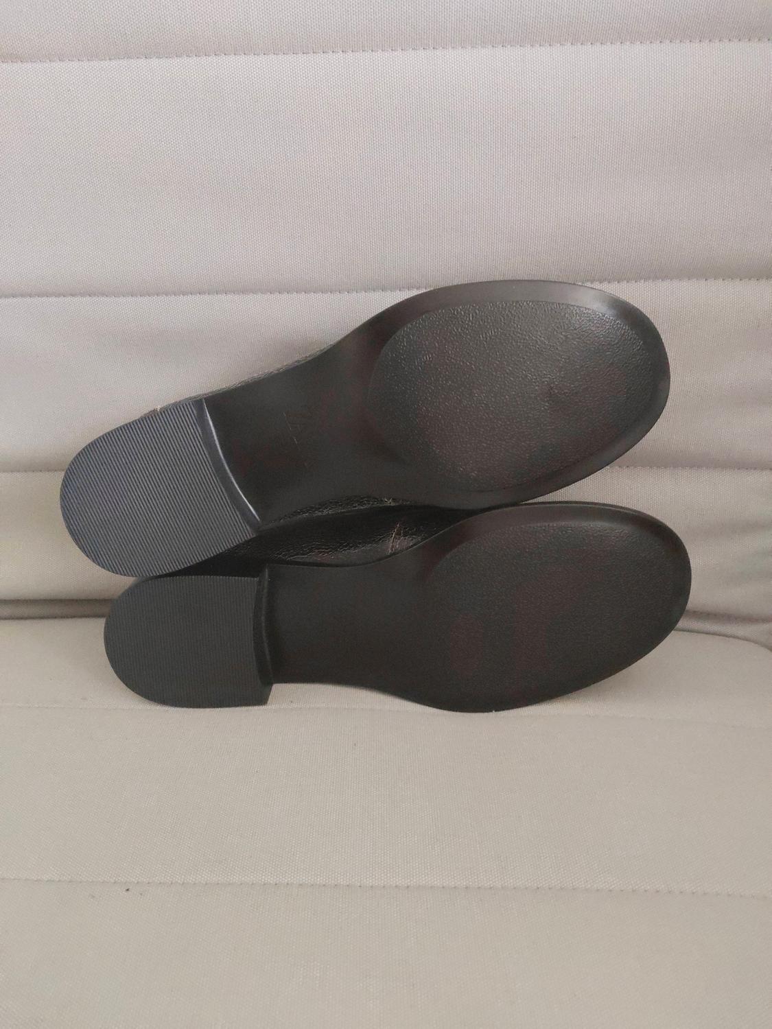 DISTRESSED LEATHER LOAFERS - Image 5