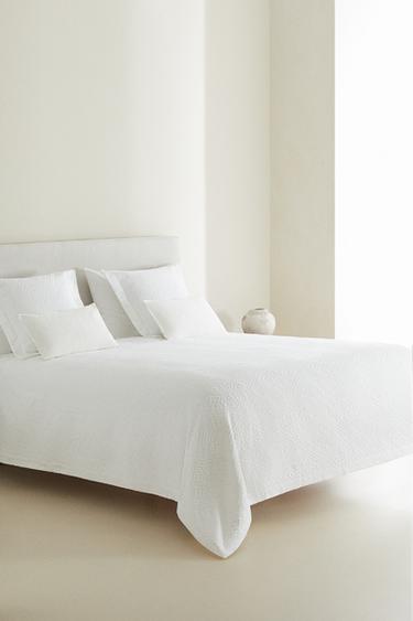 COTTON BEDSPREAD WITH GEOMETRIC DESIGN - White by Zara - Image 2