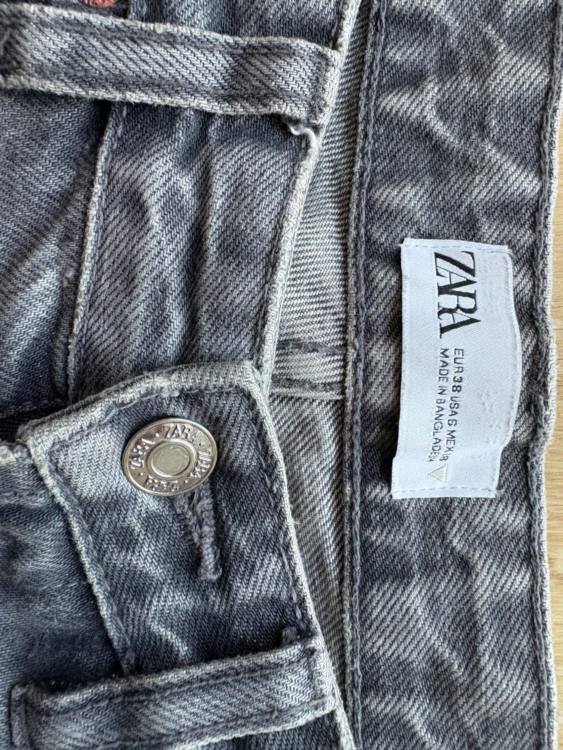 HIGH-RISE STRAIGHT-FIT TRF JEANS - Image 2