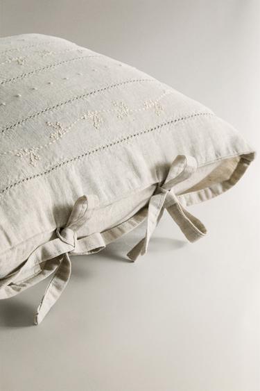 CHILDREN’S CUSHION WITH FLORAL EMBROIDERY - Light beige by Zara - Image 4