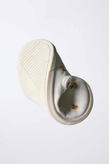 TENNIS POMMES BAREFOOT - Blanc écru de Zara - Image 2
