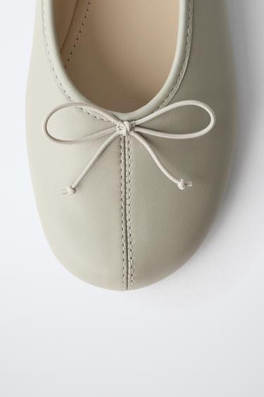 BALLERINES EN CUIR À NŒUD - Gris de Zara - Image 5