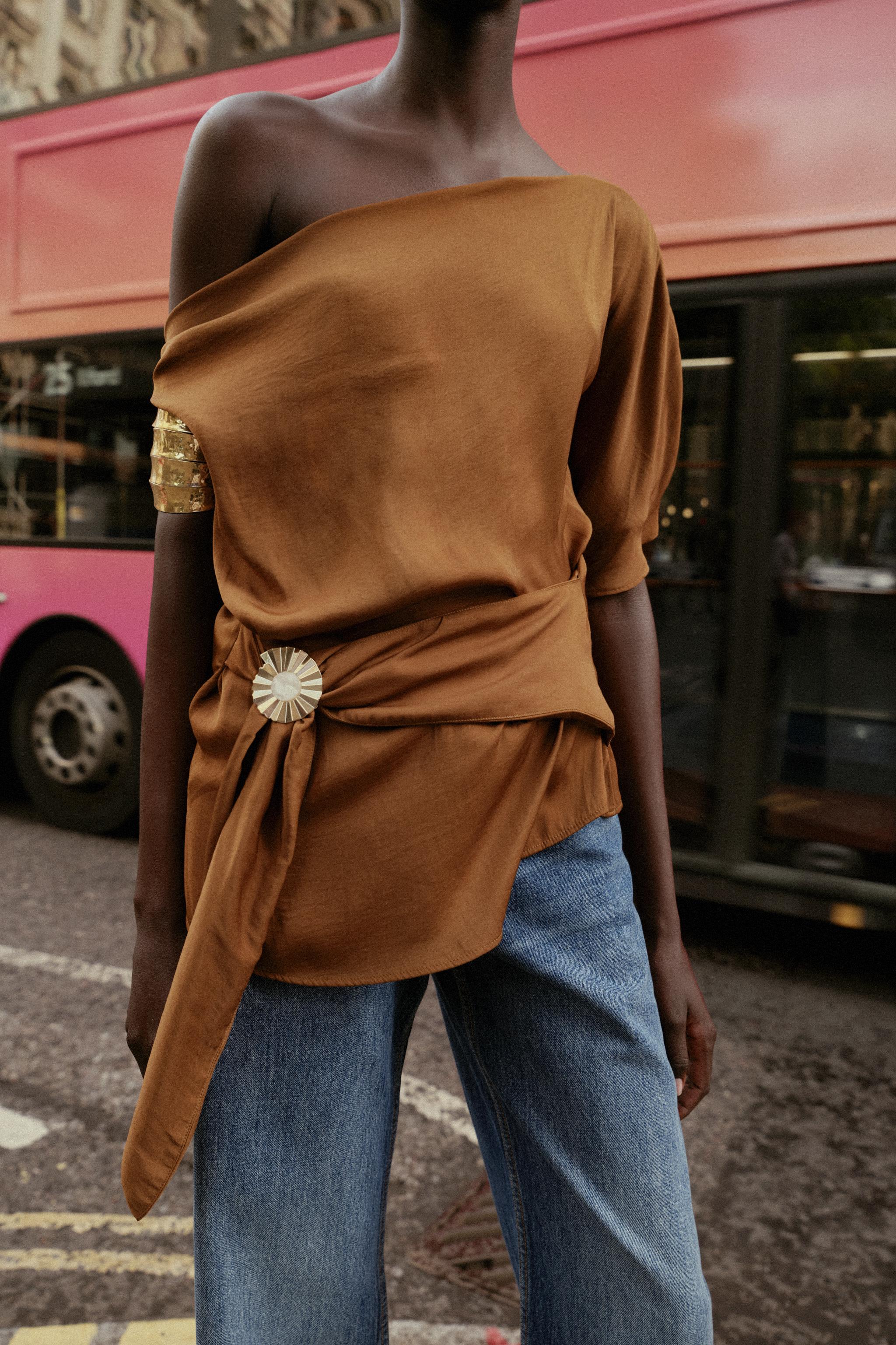 ASYMMETRICAL SATIN EFFECT APPLIQUÉ TOP