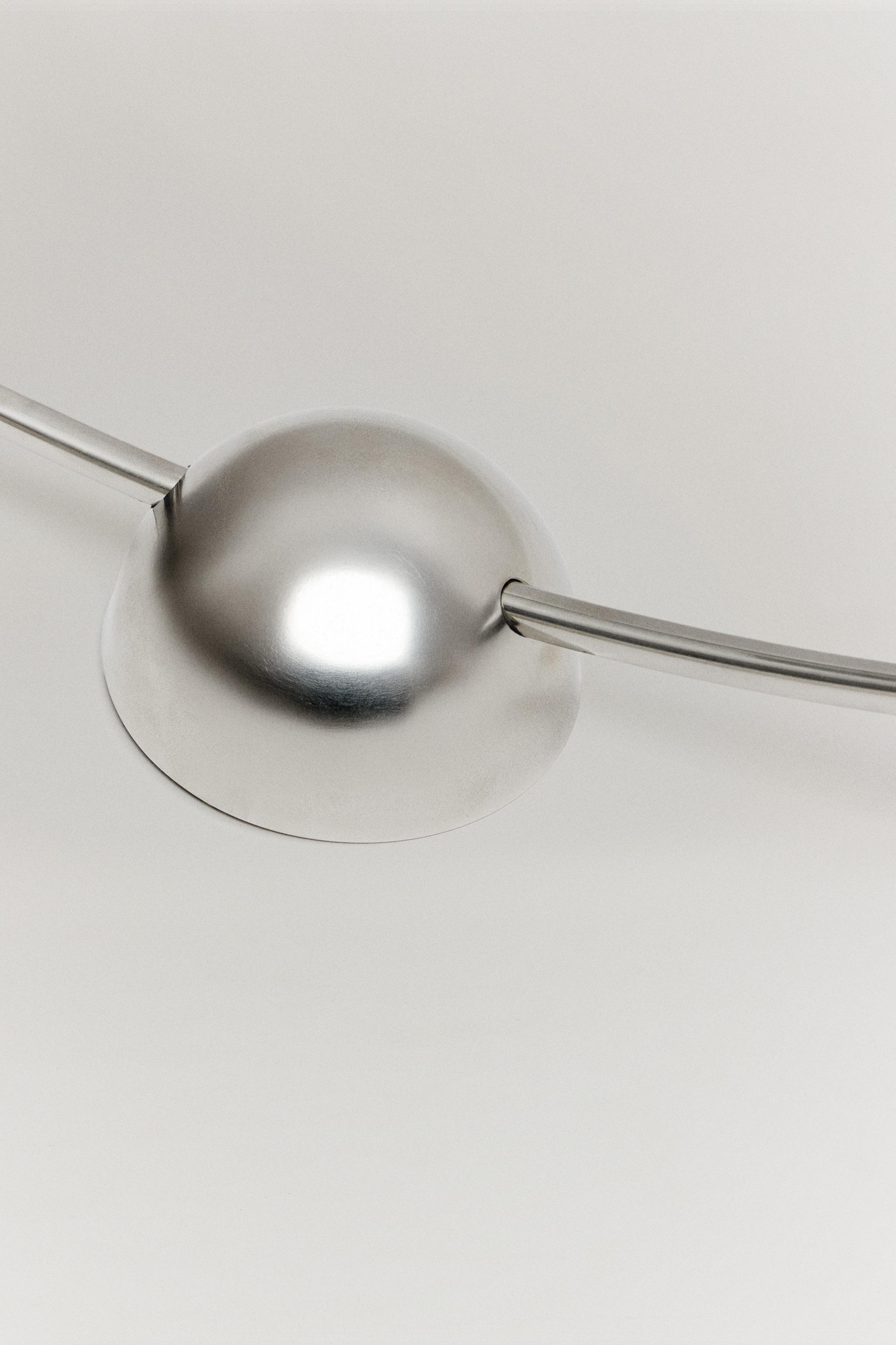 THE ORBIT WALL LAMP