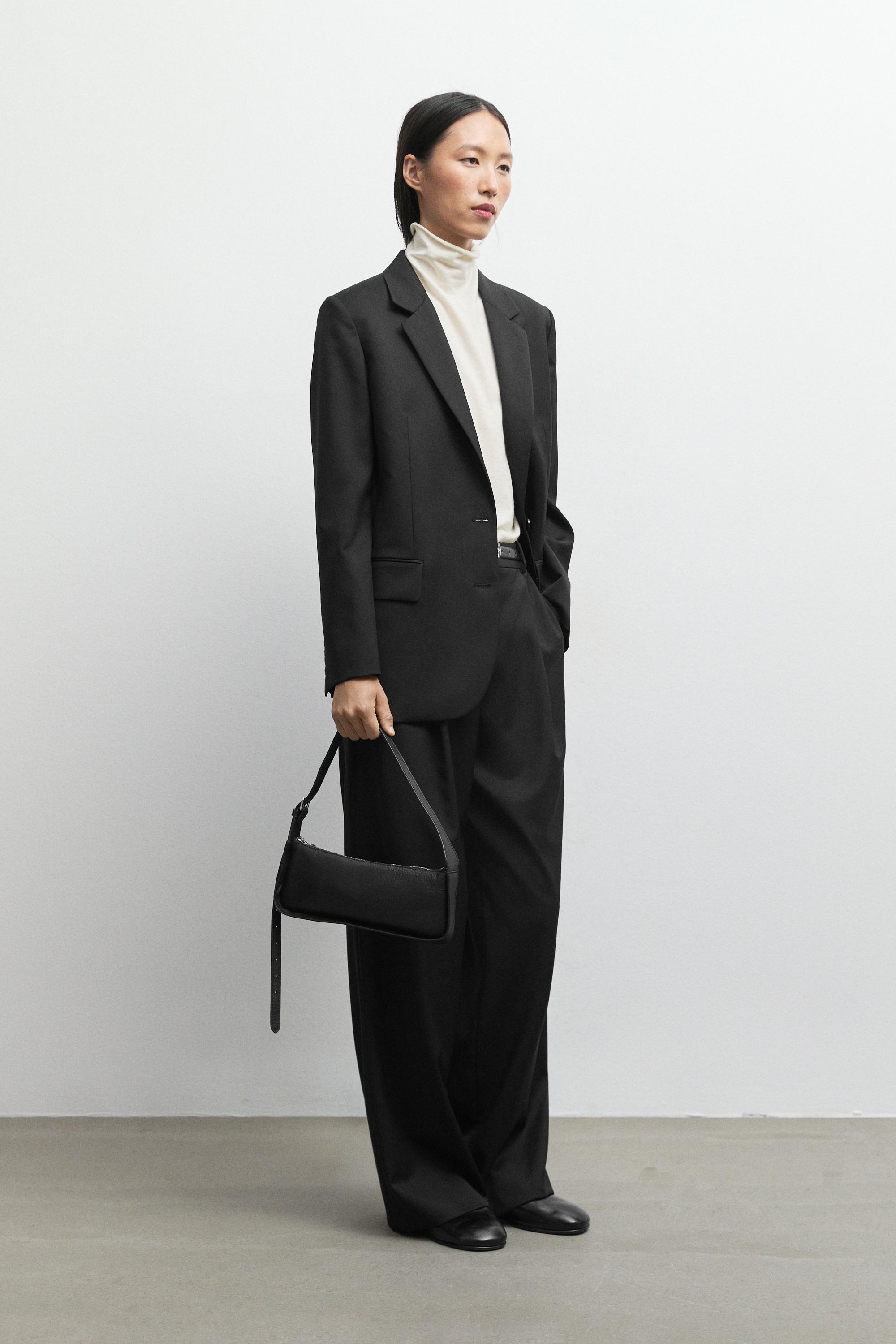 100% extra fine wool two-button blazer
