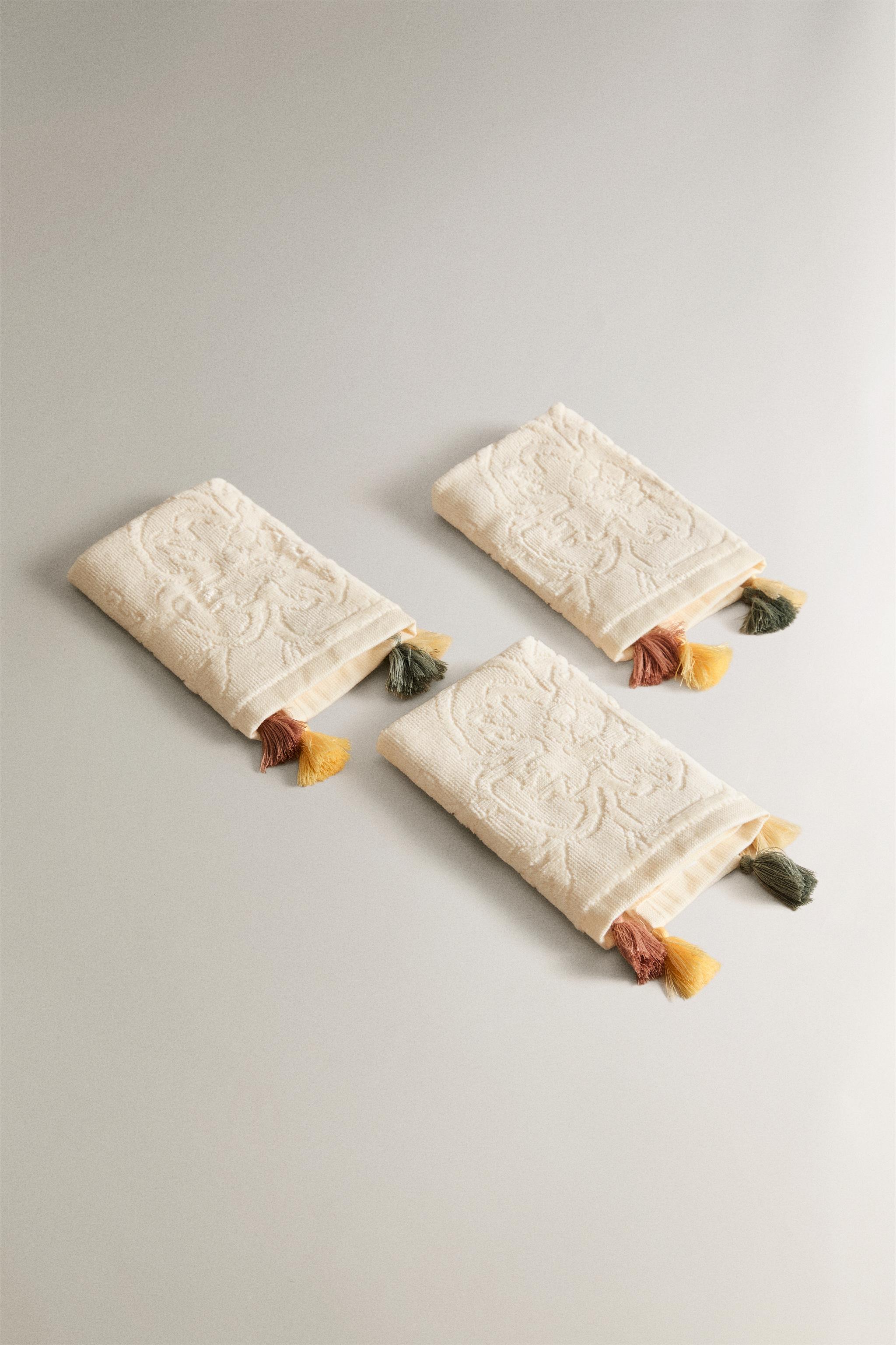 PACK OF HAND TOWELS WITH TASSELS (PACK OF 3) — Ivory