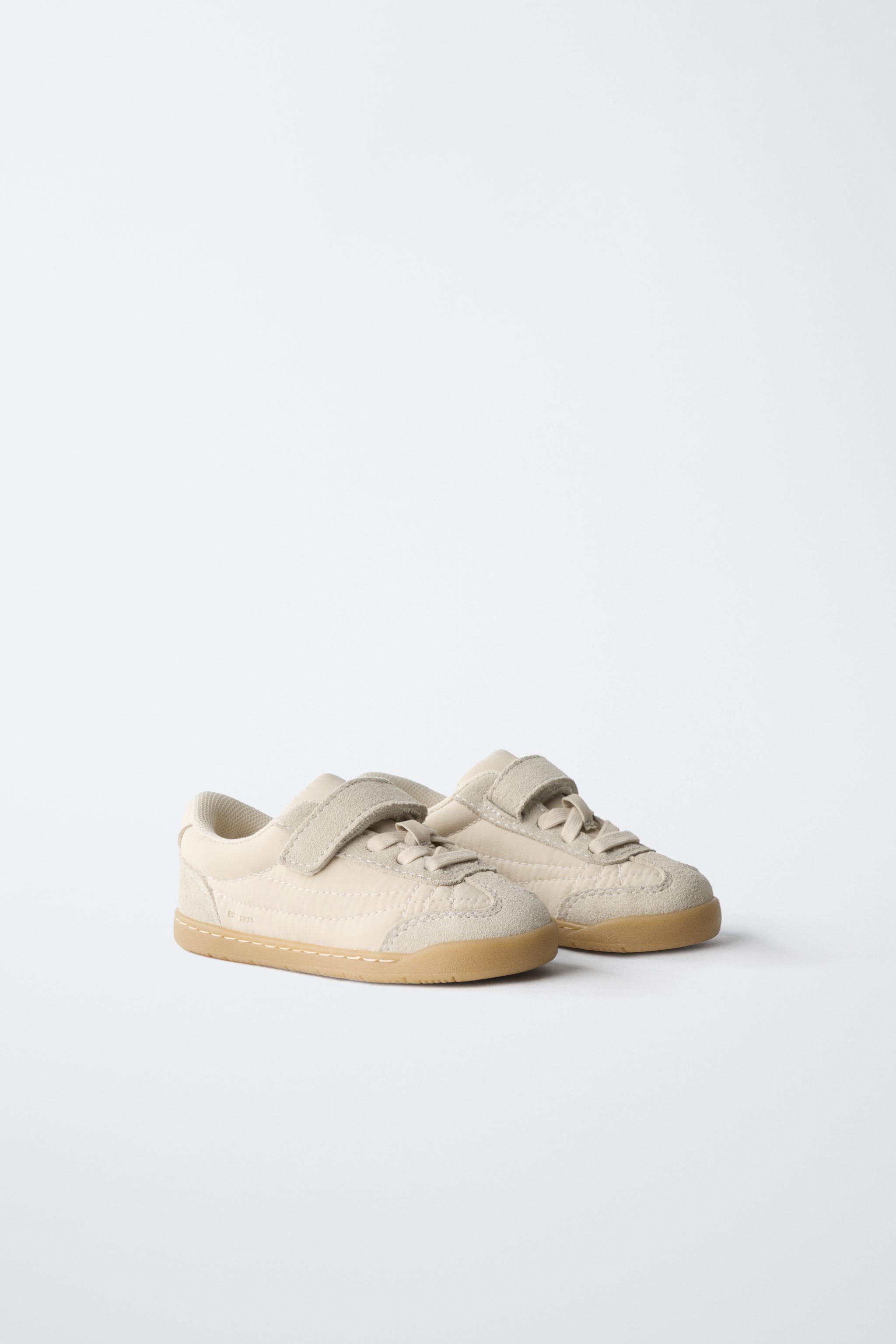 RETRO BAREFOOT SNEAKERS