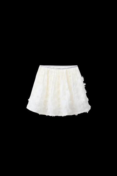 TULLE FLOWER BERMUDA SKORT - Ecru by Zara