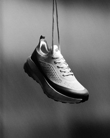 RUNNING TRAINERS - Multicoloured by Zara