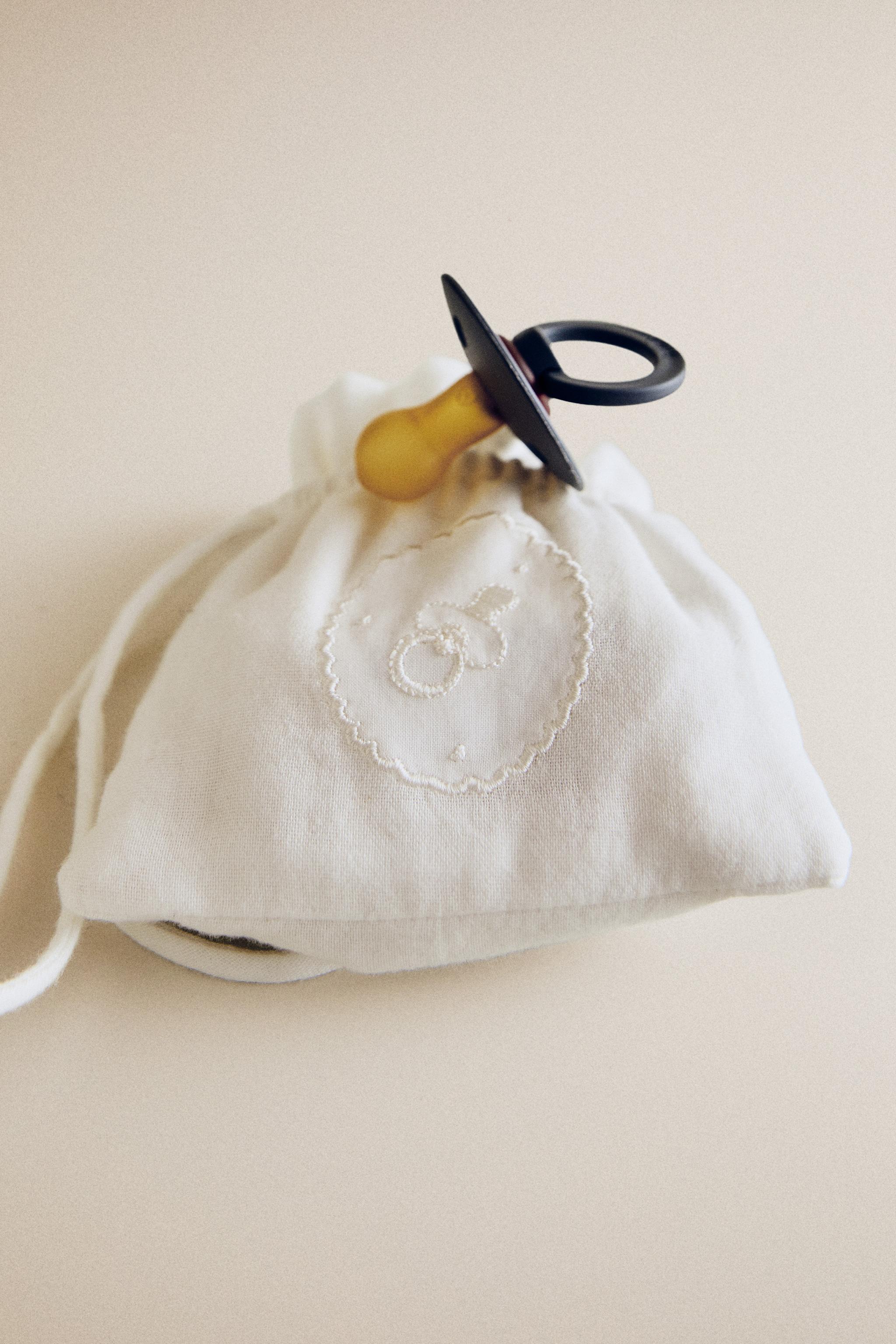 POCHETTE À SUCETTE ENFANT BRODÉE