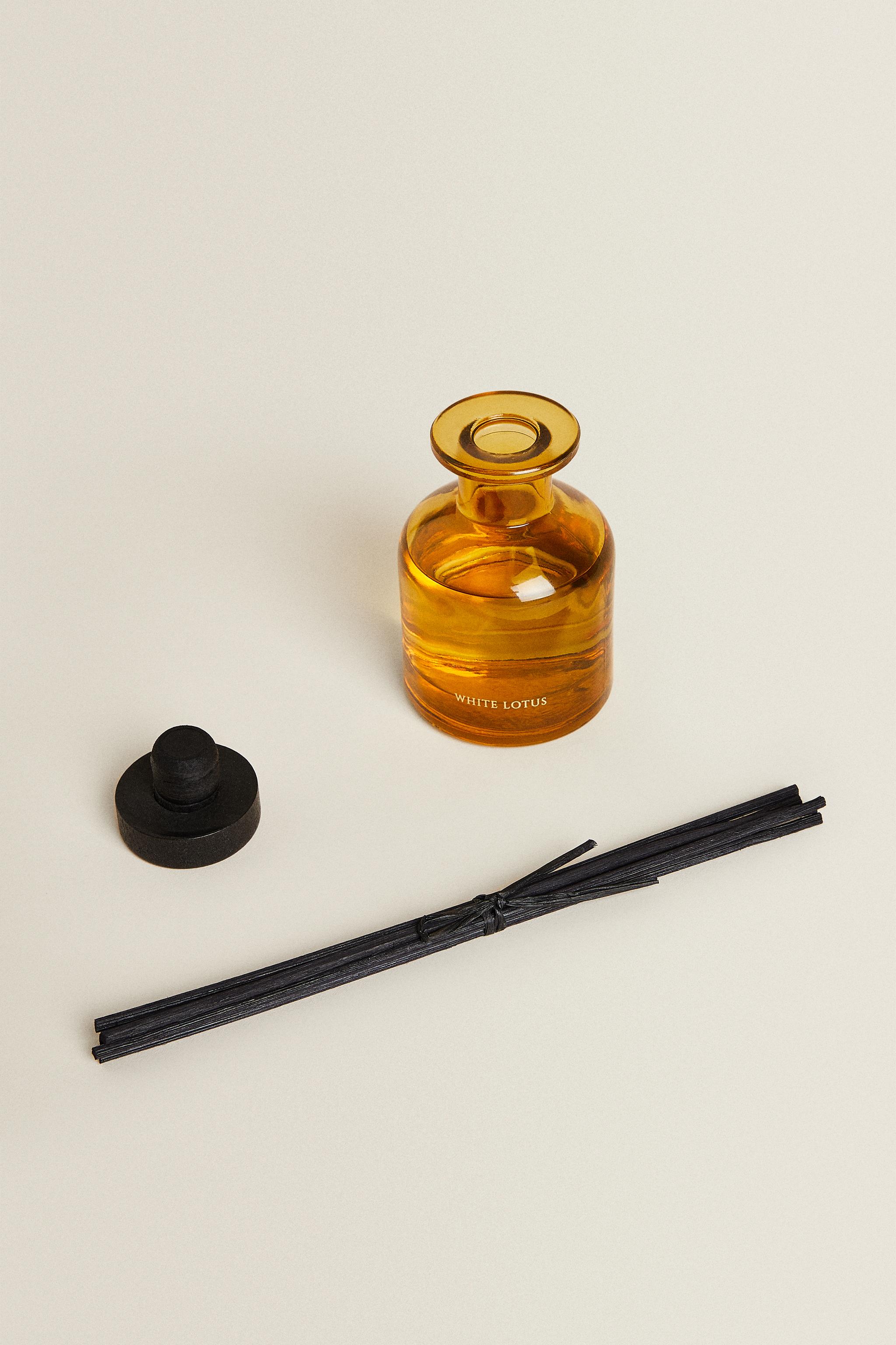 (120 ML) WHITE LOTUS REED DIFFUSERS — Intense red