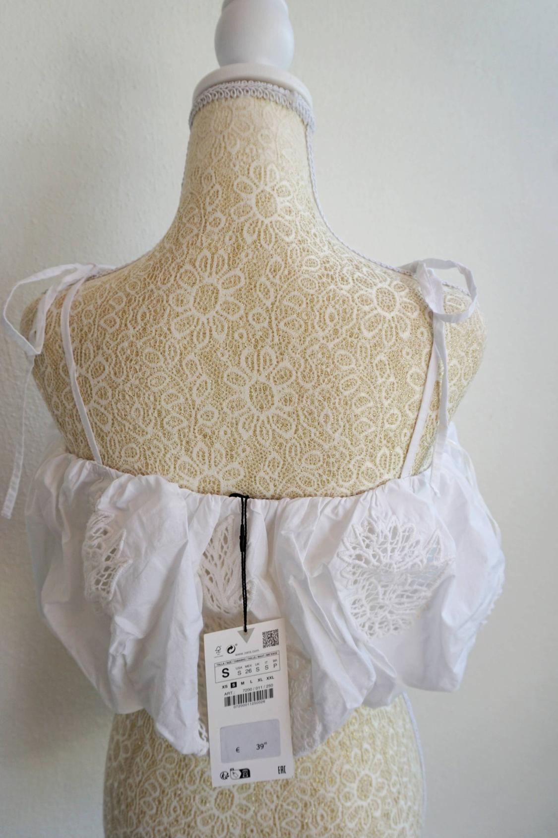 VOLUMINOUS TOP WITH CUTWORK EMBROIDERY - Image 3
