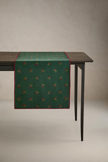 Zara CHRISTMAS TABLE RUNNER WITH SMALL TWIGS - Green