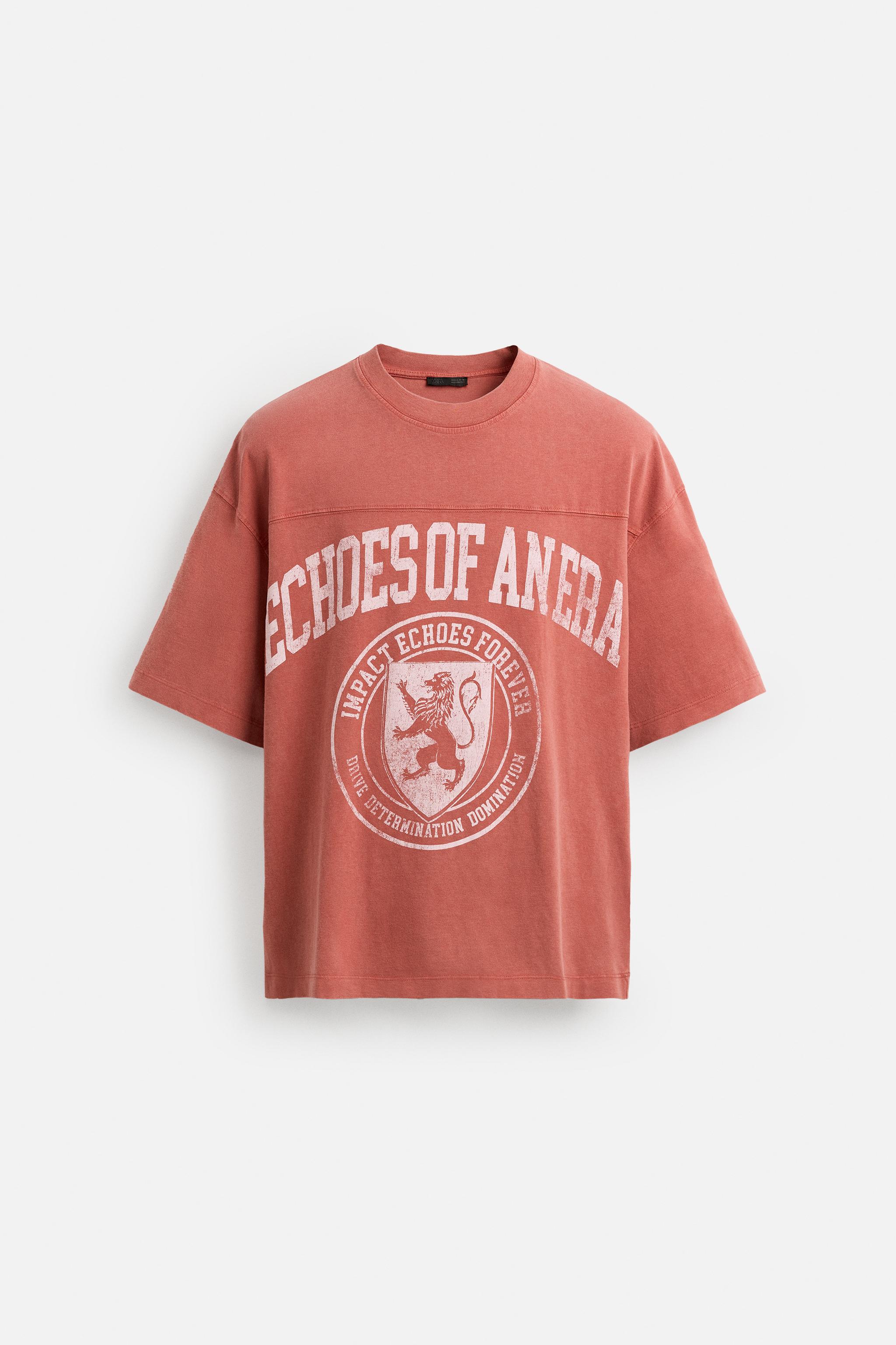 Tシャツ・カットソー   Men's Regular Fit Curve Varsity Logo Short Slee 1.jpg