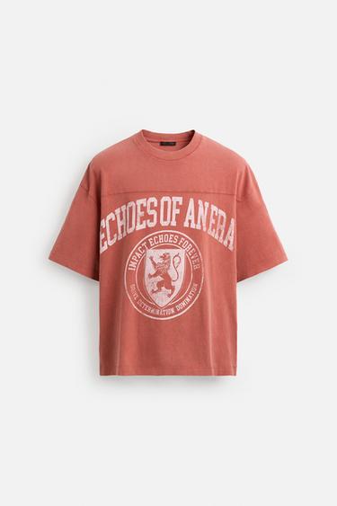 CAMISETA ESTAMPADO VARSITY - Rojo de Zara