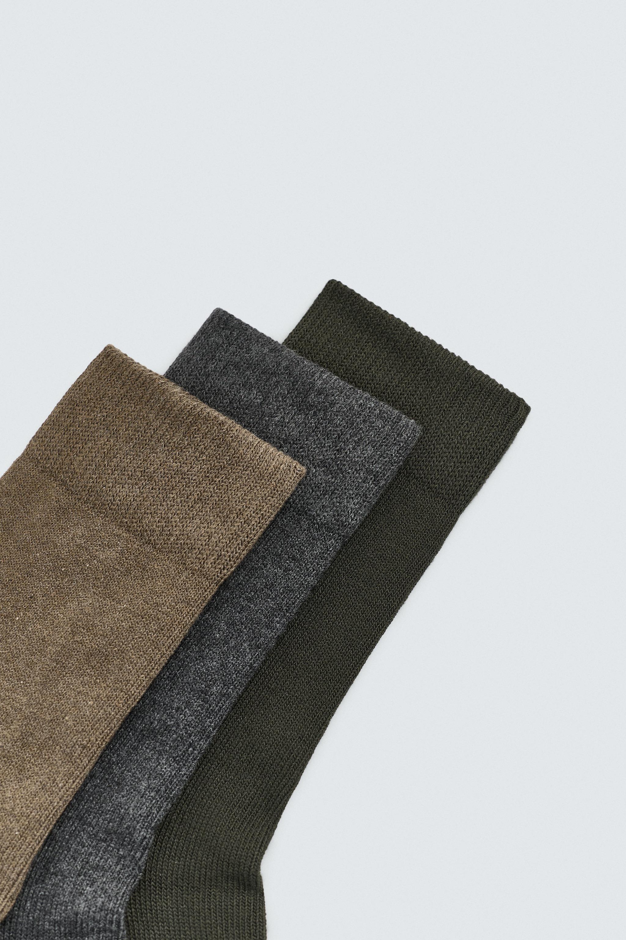 3-PACK OF TEXTURED SOCKS