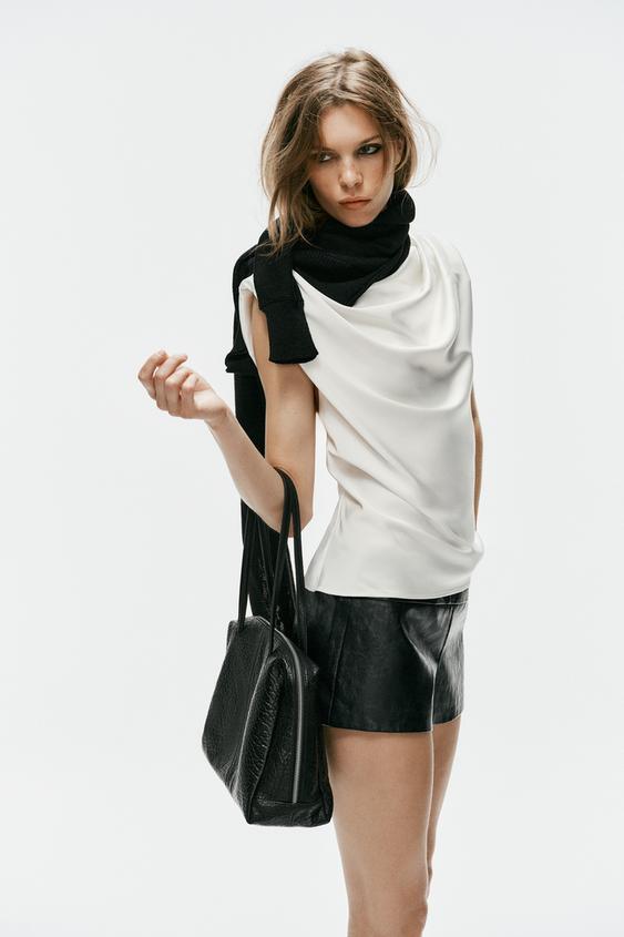 TOP SATINÉ ÉPAULETTES PLIS - Blanc cassé de Zara - Image 1