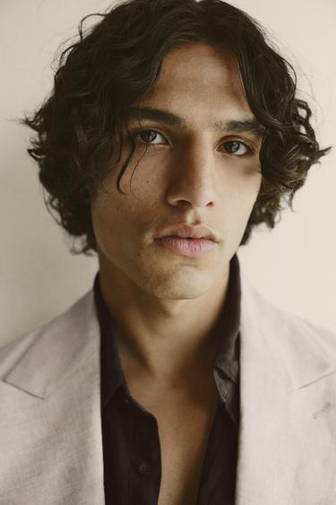 ДВУБОРТНЫЙ БЛЕЙЗЕР ИЗ 100% ЛЬНА — СВЕТЛО-БЕЖЕВЫЙ от Zara