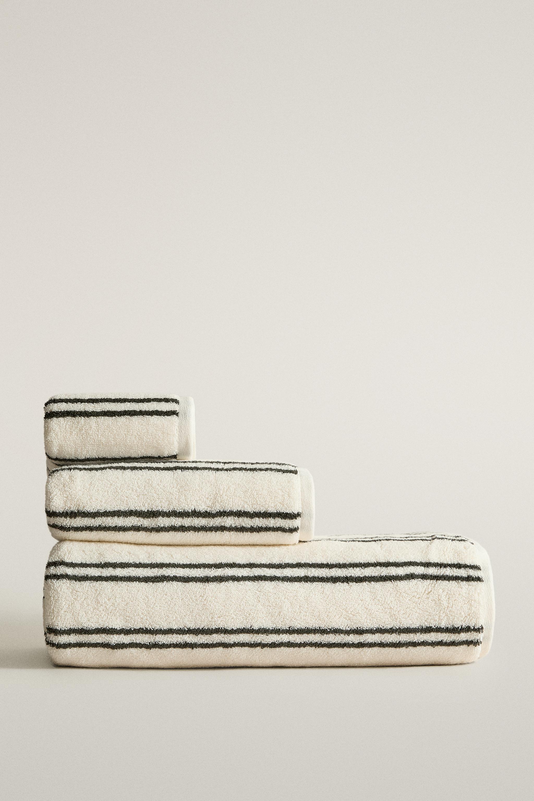STRIPED ORGANIC COTTON BATH TOWEL (800 GSM)