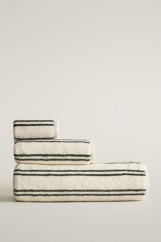 STRIPED COTTON BATH TOWEL (800 GSM) - Dark green by Zara - Image 0