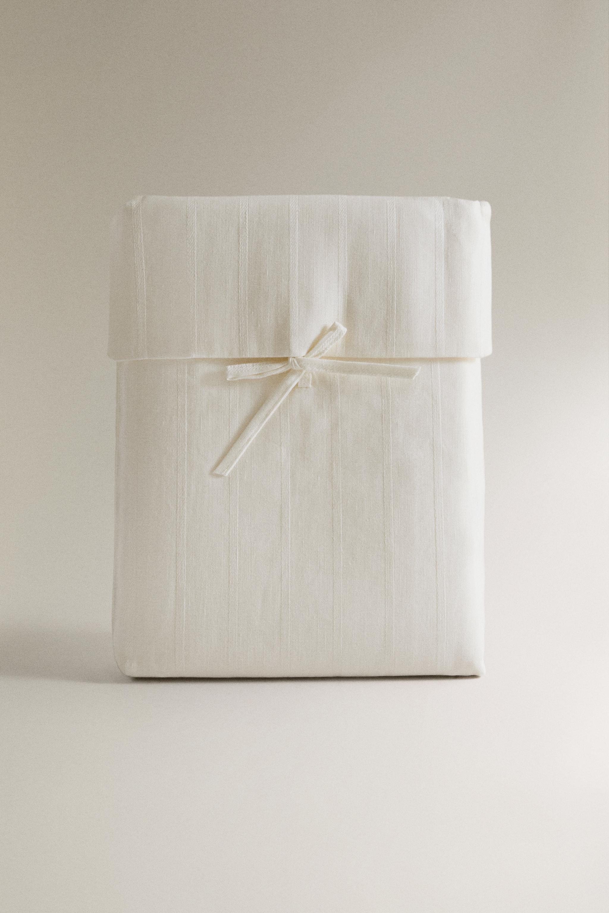 JACQUARD LINEN SHOWER CURTAIN