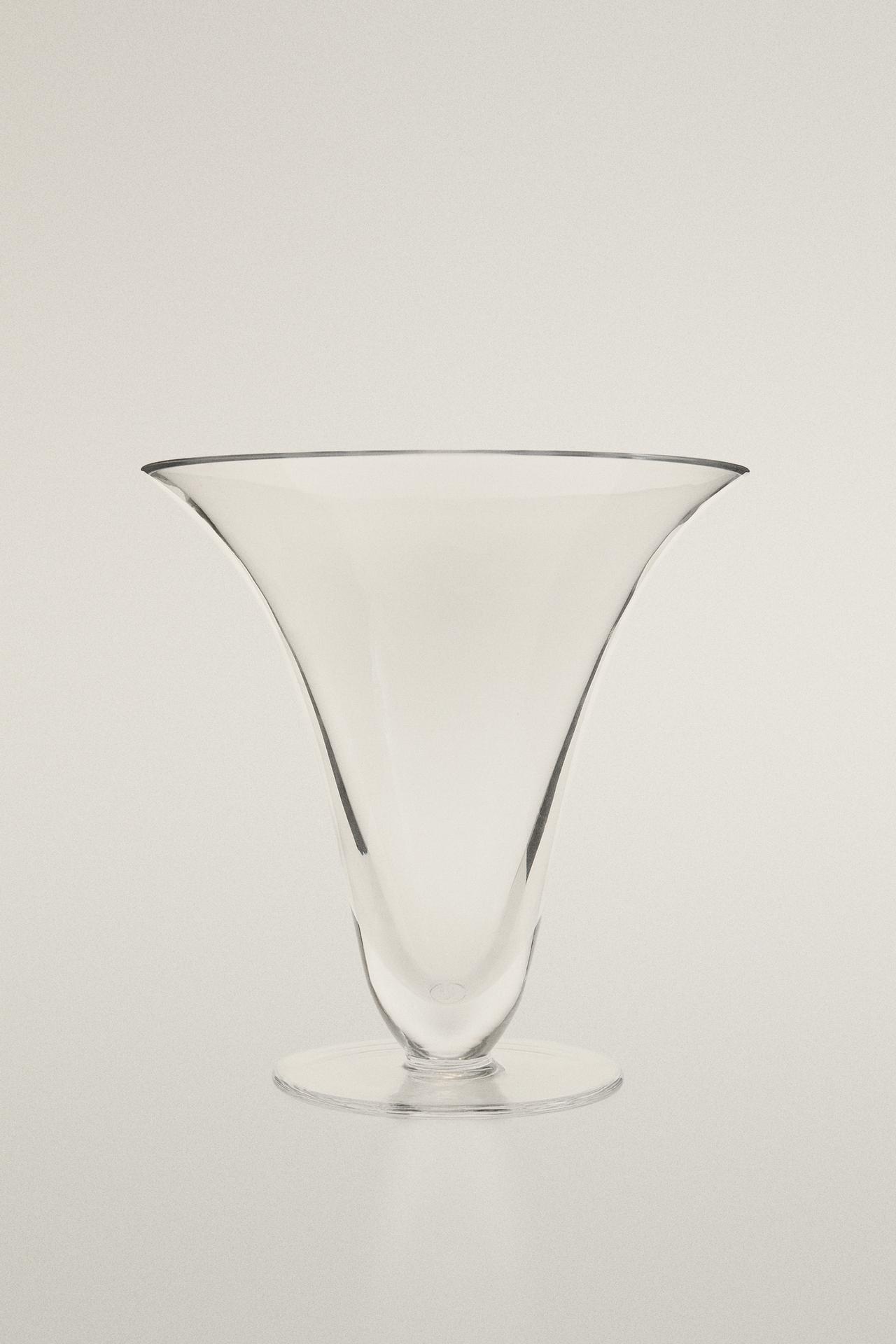 GLASS VASE | STUDIO MARY LENNOX