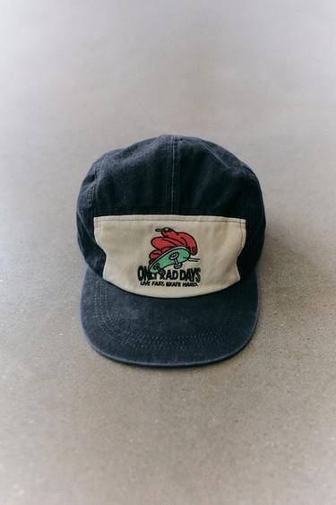 3-14 AÑOS/ GORRA EFECTO LAVADO BORDADO - Azul de Zara