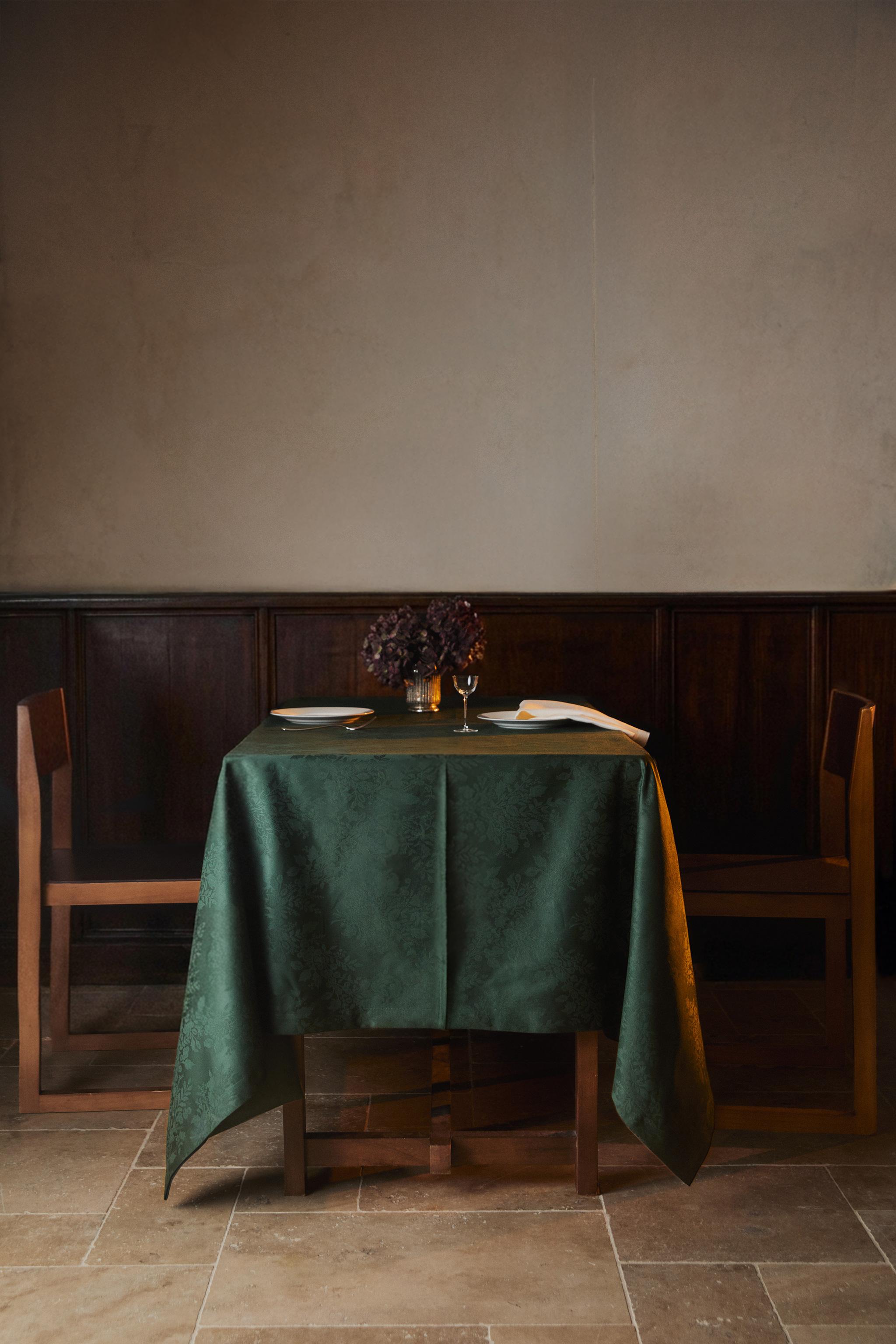 CHRISTMAS JACQUARD COTTON TABLECLOTH