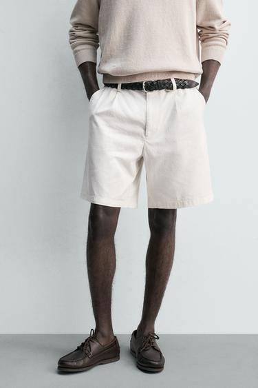SHORT REGULAR FIT À PLIS - Blanc cassé de Zara - Image 1
