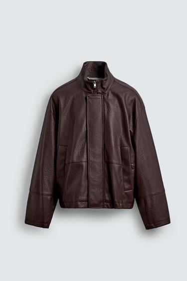 КУРТКА ИЗ ТЕКСТУРНОЙ ИСКУССТВЕННОЙ КОЖИ — БОРДОВЫЙ от Zara
