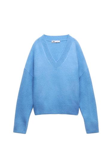 SOFT KNIT SWEATER